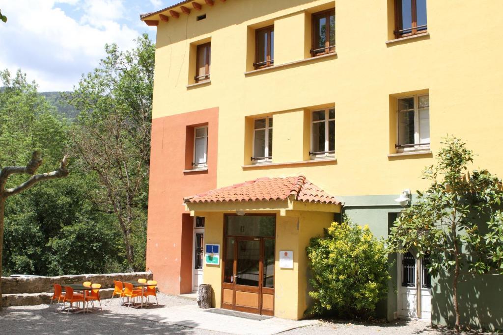 Alberg Roques Blanques Ribes De Freser Exterior photo