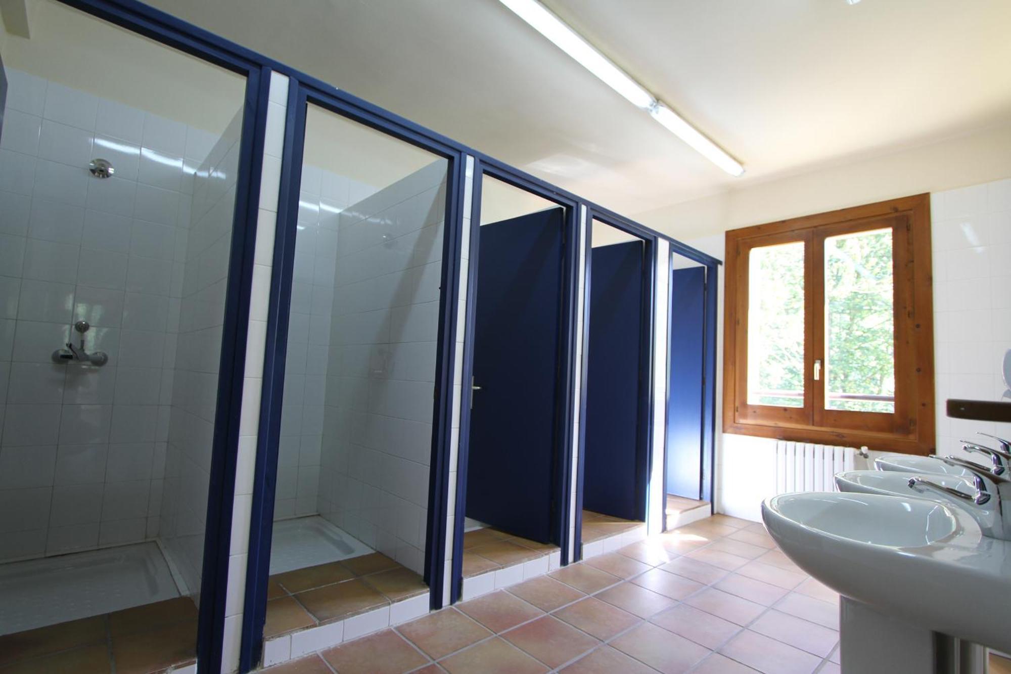 Alberg Roques Blanques Ribes De Freser Exterior photo